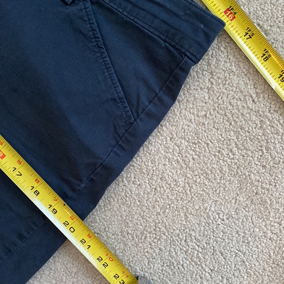 Navy blue Bermuda shorts. Size 10/12. See measurements. - Picture 6 of 16